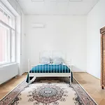 Hg Apartments